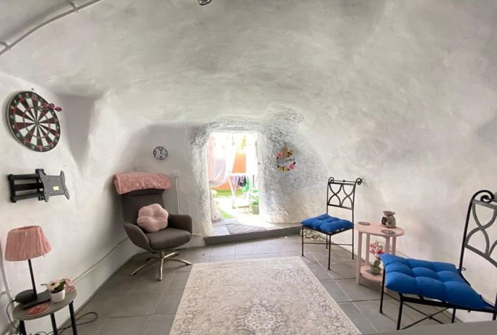 Image No.26-5 Bed Townhouse for sale