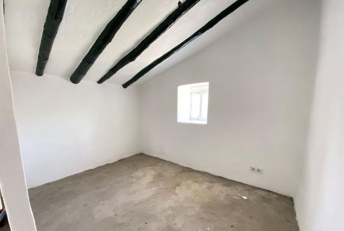 Image No.34-5 Bed Townhouse for sale