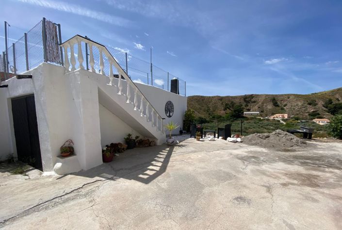 Image No.38-5 Bed Townhouse for sale