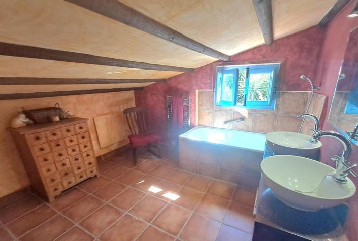 Image No.17-Maison de campagne de 4 chambres à vendre à Iznájar