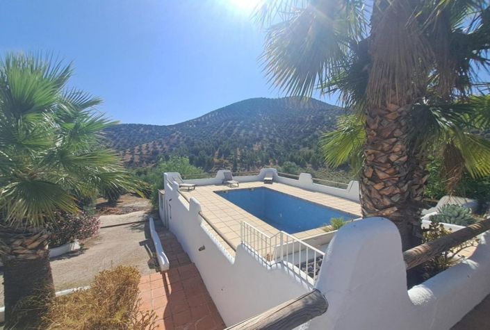 Image No.2-Maison de campagne de 4 chambres à vendre à Iznájar