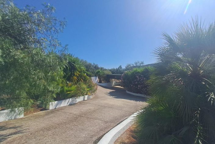 Image No.22-Maison de campagne de 4 chambres à vendre à Iznájar