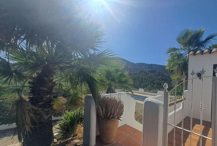 Image No.24-Maison de campagne de 4 chambres à vendre à Iznájar