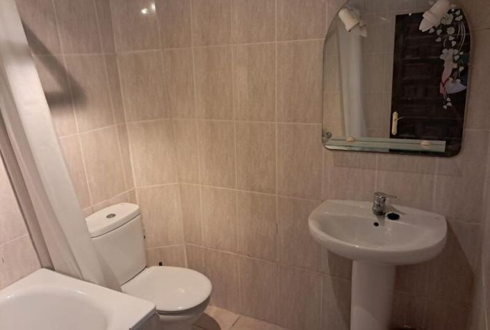 Image No.18-3 Bed Townhouse for sale