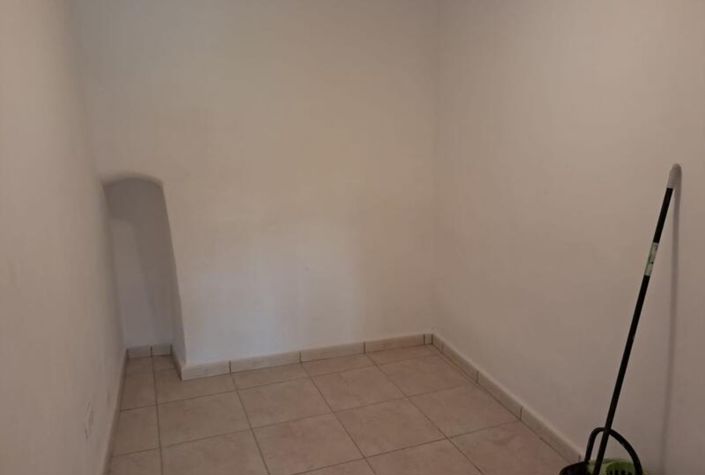 Image No.21-3 Bed Townhouse for sale