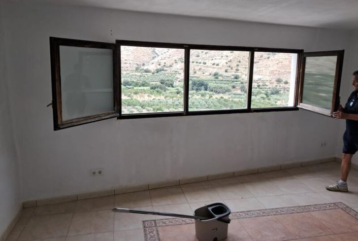 Image No.4-3 Bed Townhouse for sale