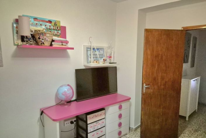 Image No.16-2 Bed Townhouse for sale