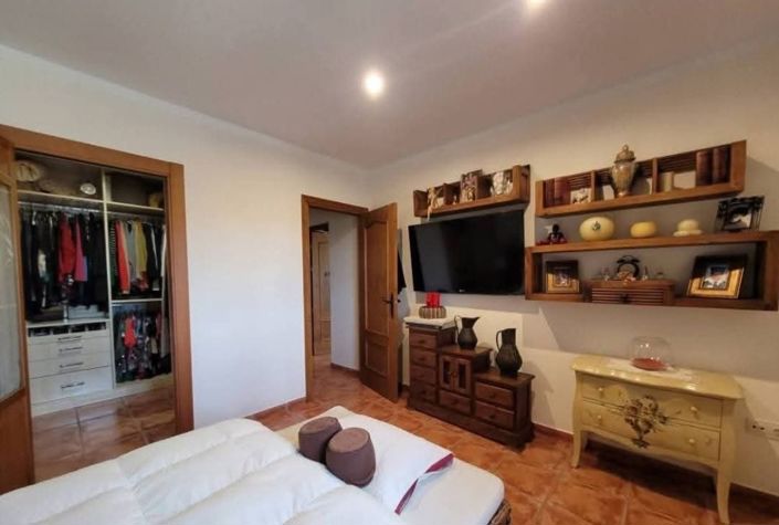 Image No.36-3 Bed Country House for sale