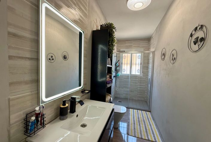 Image No.17-2 Bed Villa for sale