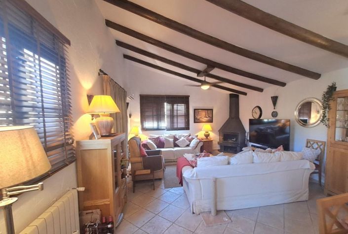 Image No.8-Maison de campagne de 7 chambres à vendre à Iznájar