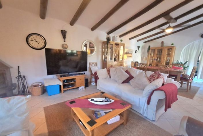 Image No.9-Maison de campagne de 7 chambres à vendre à Iznájar