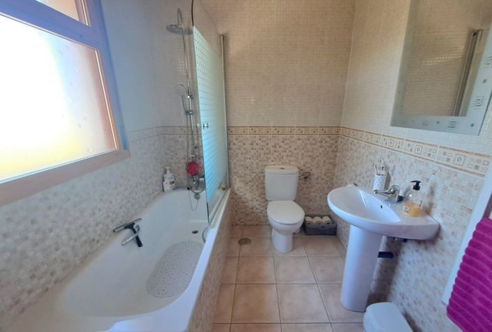 Image No.21-Villa / Détaché de 6 chambres à vendre à Iznájar