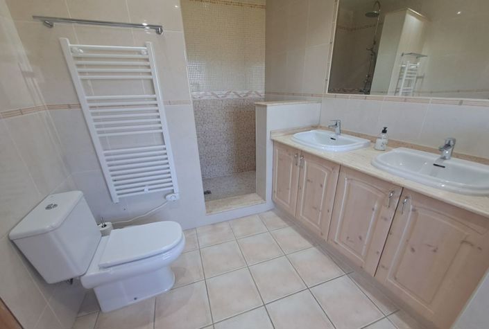 Image No.26-Villa / Détaché de 6 chambres à vendre à Iznájar