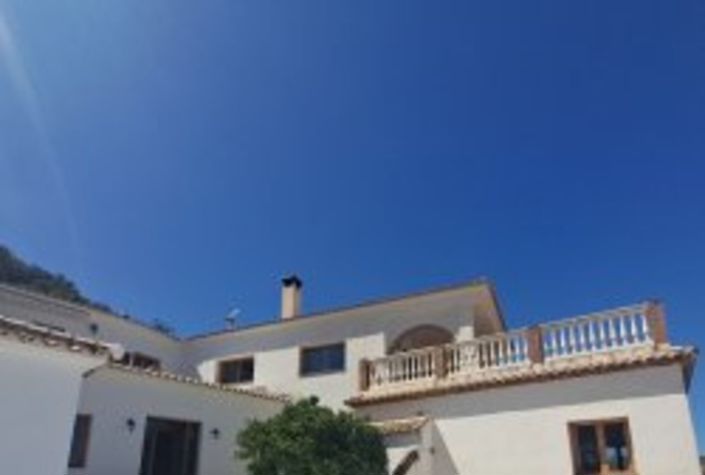 Image No.5-Villa / Détaché de 6 chambres à vendre à Iznájar