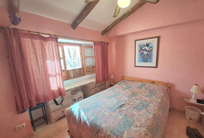 Image No.30-5 Bed Townhouse for sale