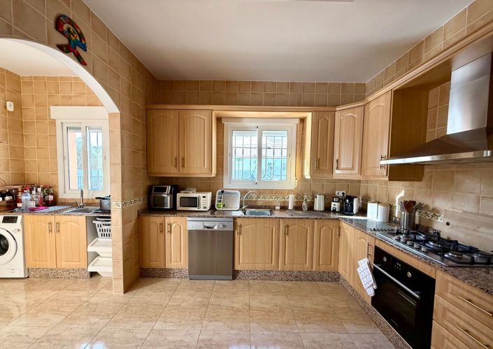 Image No.2-3 Bed Villa for sale