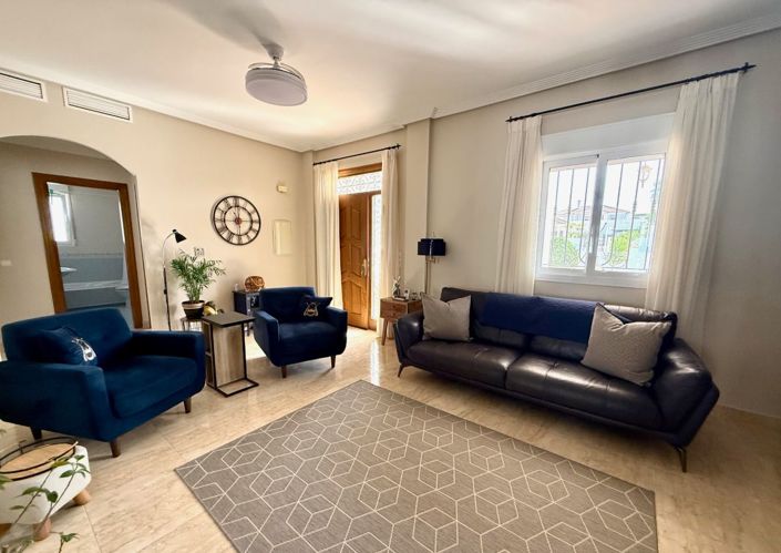 Image No.3-3 Bed Villa for sale