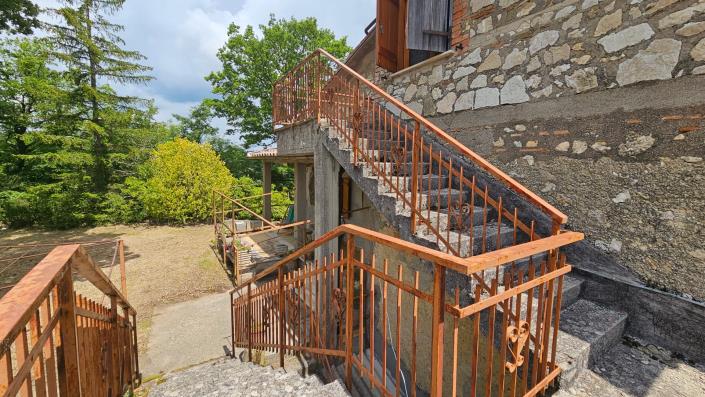 Image No.32-5 Bed Farmhouse for sale