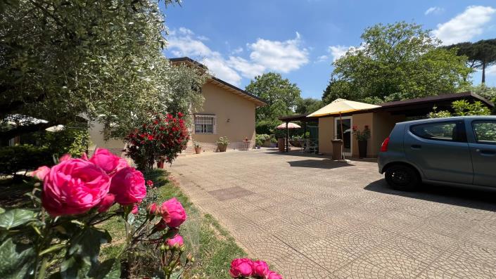 Image No.14-Maison de village de 4 chambres à vendre à Sutri