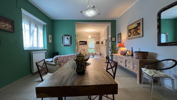 Image No.11-Maison de village de 4 chambres à vendre à Sutri