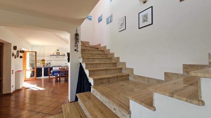 Image No.7-Maison de campagne de 3 chambres à vendre à Rieti