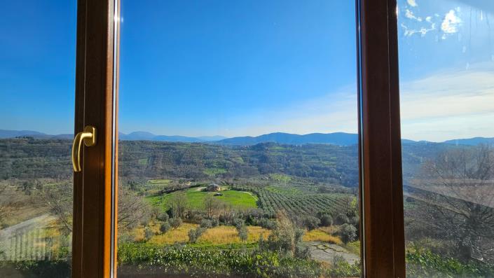 Image No.10-Maison de campagne de 3 chambres à vendre à Rieti