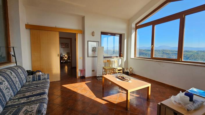 Image No.8-Maison de campagne de 3 chambres à vendre à Rieti