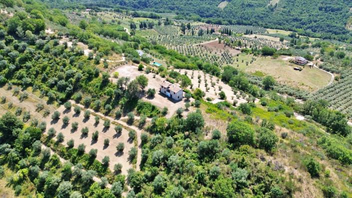 Image No.21-Maison de campagne de 3 chambres à vendre à Rieti