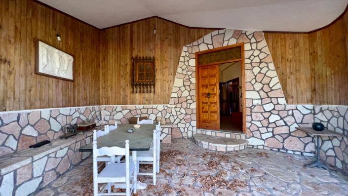 Image No.10-8 Bed Mansion for sale