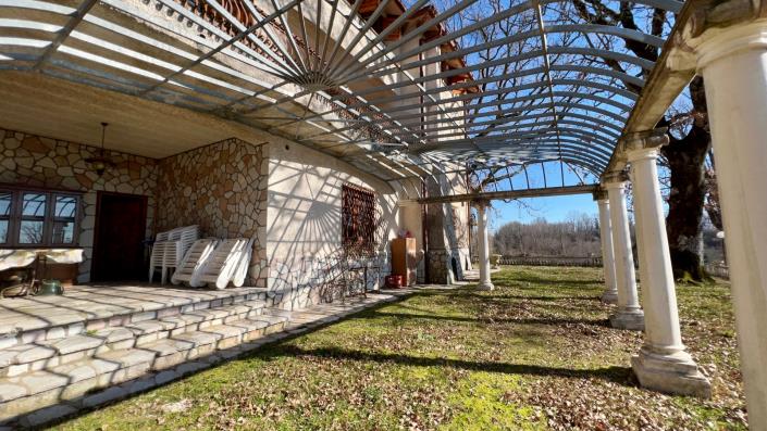 Image No.8-8 Bed Mansion for sale