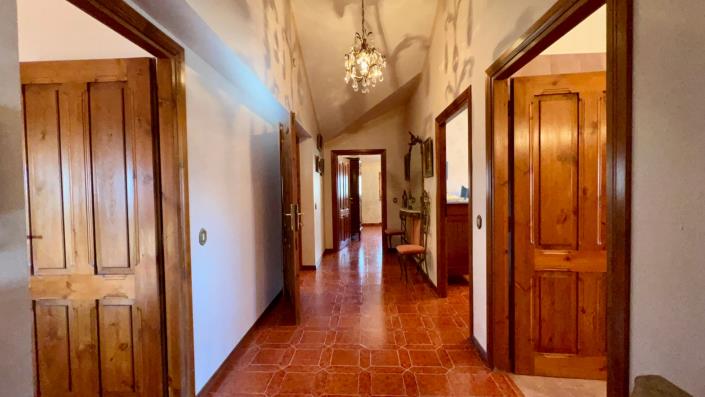 Image No.26-8 Bed Mansion for sale