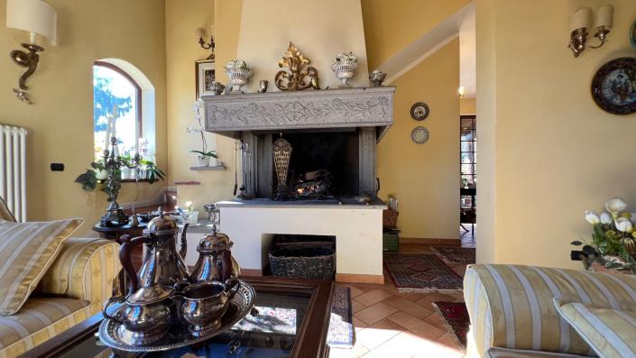 Image No.13-Villa de 6 chambres à vendre à Ronciglione