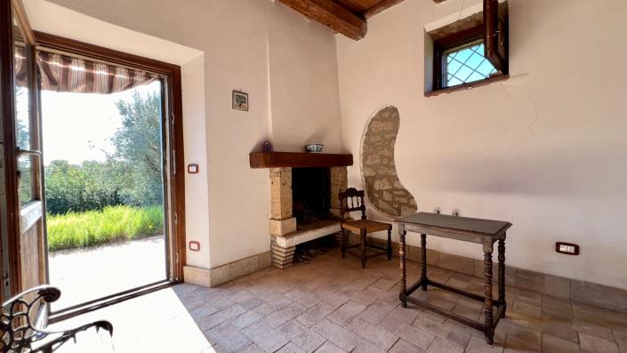 Image No.32-Maison de campagne de 4 chambres à vendre à Capranica