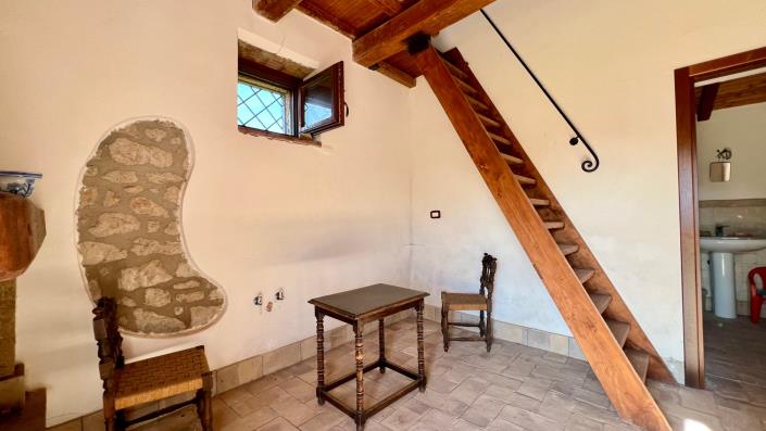 Image No.33-Maison de campagne de 4 chambres à vendre à Capranica