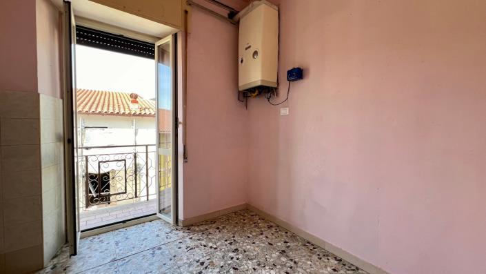 Image No.16-5 Bed Apartment for sale