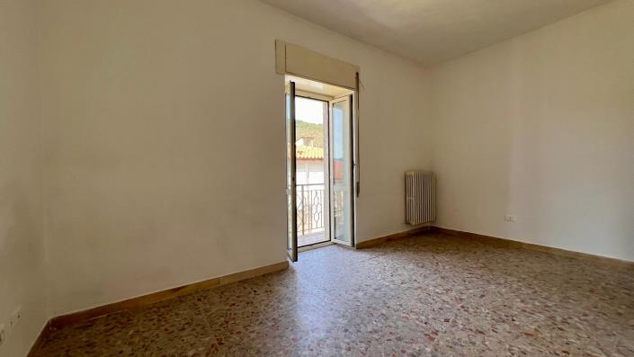 Image No.15-5 Bed Apartment for sale