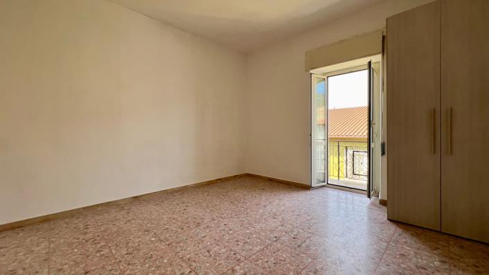 Image No.23-5 Bed Apartment for sale