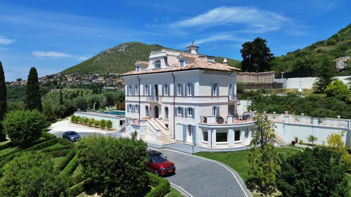 Image No.6-5 Bed Mansion for sale