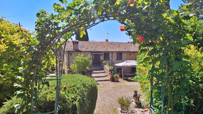 Image No.8-5 Bed Country Property for sale