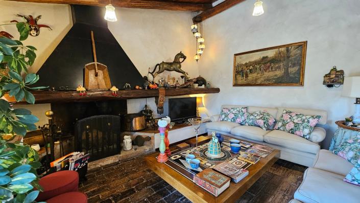 Image No.17-5 Bed Country Property for sale