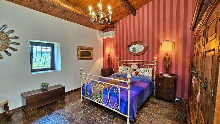 Image No.20-5 Bed Country Property for sale