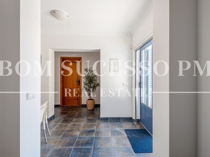 Image No.25-4 Bed House for sale