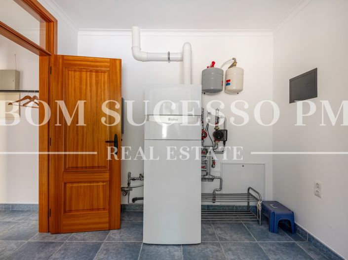 Image No.30-4 Bed House for sale