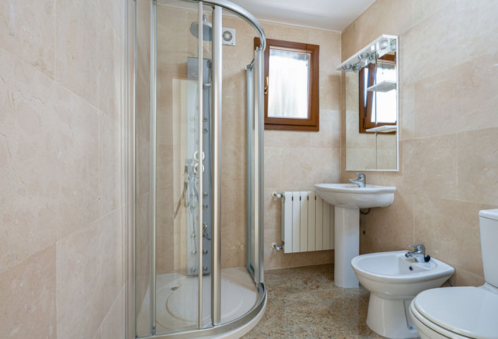 Image No.32-6 Bed Villa for sale