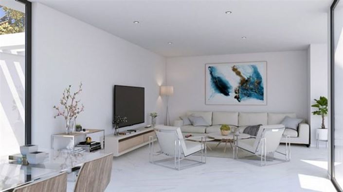 Image No.3-4 Bed Villa for sale