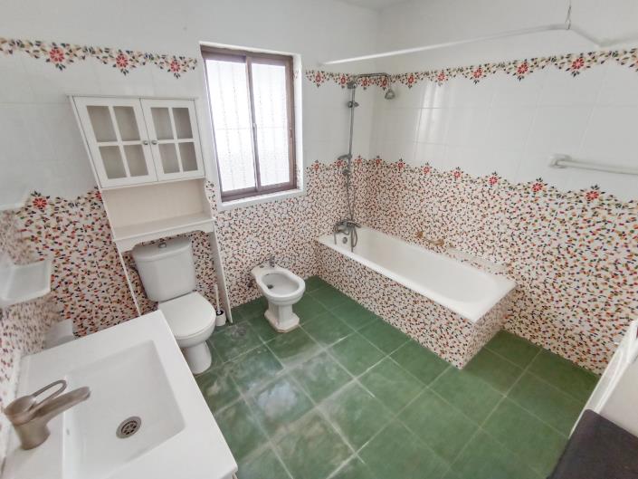 Image No.17-3 Bed Semi-Detached for sale