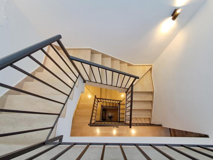 Image No.42-3 Bed Townhouse for sale