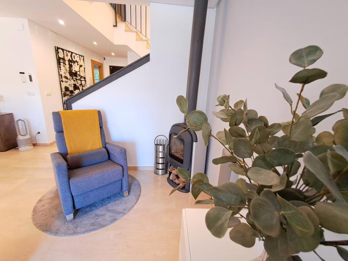 Image No.10-3 Bed Townhouse for sale