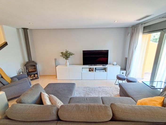 Image No.11-3 Bed Townhouse for sale