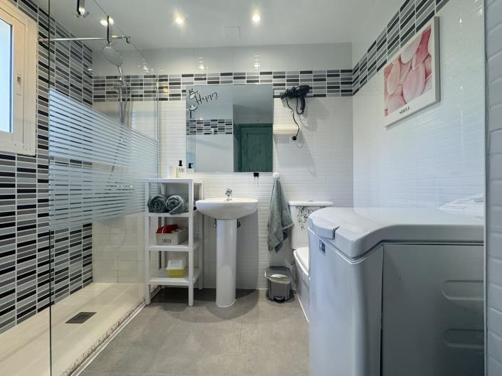 Image No.9-1 Bed Apartment for sale